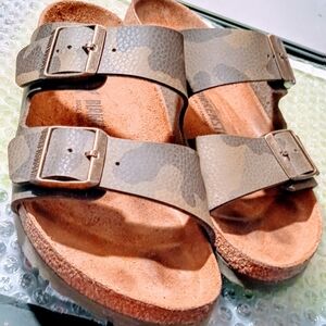 Birkenstock Army print Leather design pattern,39Eu ,9 US sandles